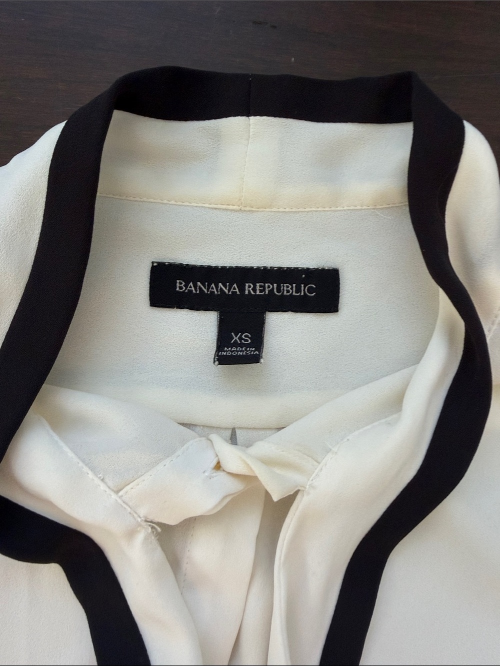 Banana Republic Cream Button-Down Blouse with Black Trim and Tie - Picture 2 of 3